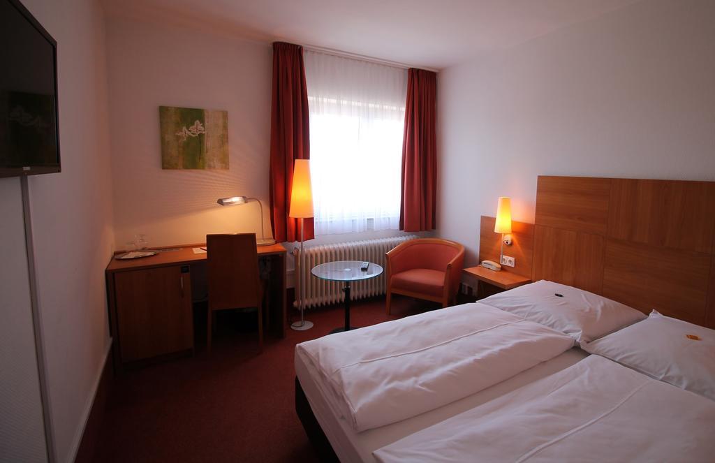 Hotel Westerfeld Hemmingen  Bagian luar foto